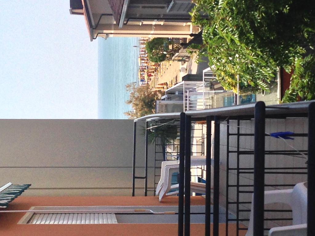 Pensione Villa Joli Lido di Jesolo Eksteriør billede