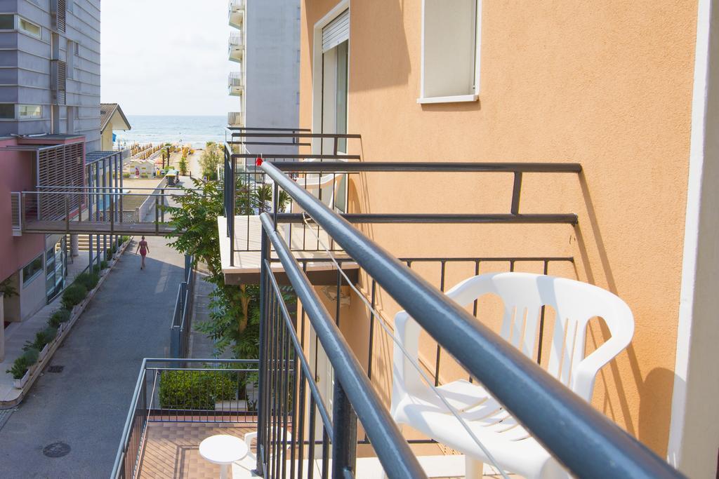 Pensione Villa Joli Lido di Jesolo Eksteriør billede